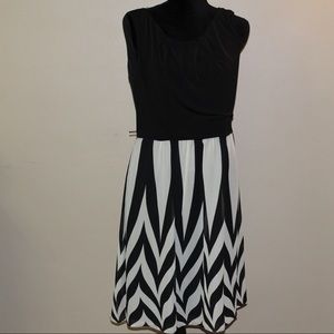 COPY - Roz & Ali Black and Cream Sleeveless Dress